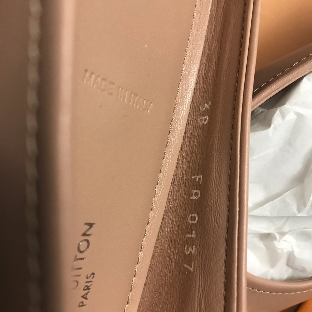 Authentic Louis Vuitton shoes - Picture 9 of 12